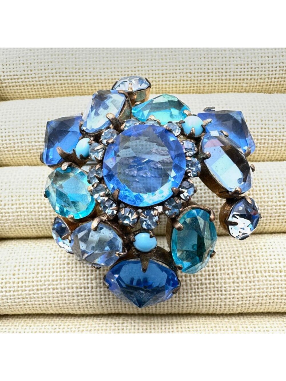 Vintage Signed Schreiner New York Brooch Pin Blue Reverse Set Glass Rhinestone - Picture 3 of 12